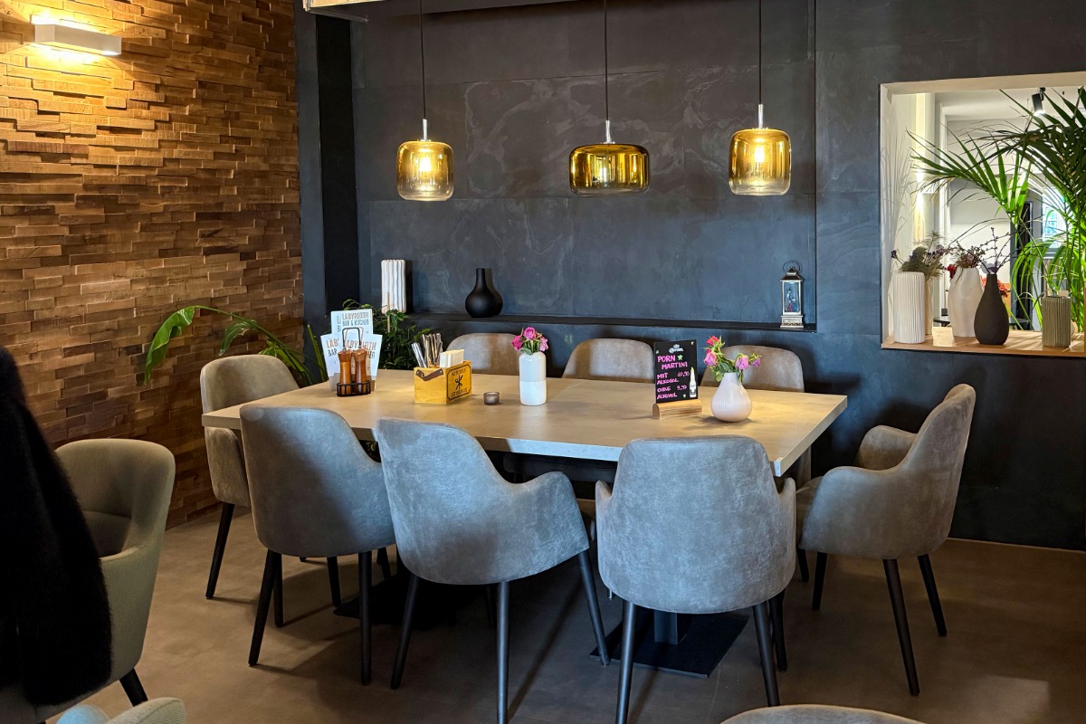 Acht Stunden geschmortes Pulled Beef oder knuspriges H�hnchenschnitzel im sch�nen Labyrinth!